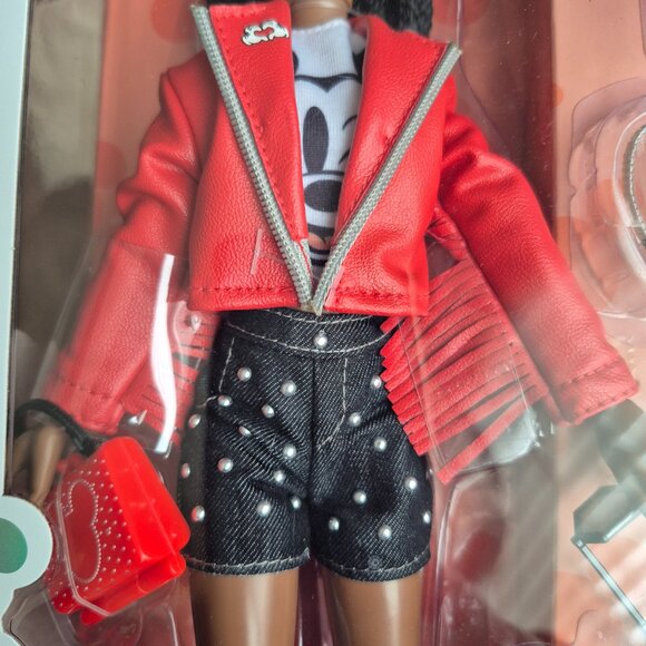 Disney 100 ILY 4 Ever Fashion Doll with 2 Outfits | NEW Collector Doll - Picture 5 of 10